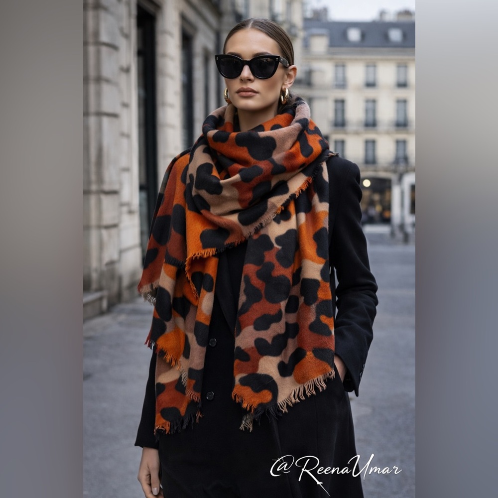 SOIA & KYO Fleta Print & Fray Scarf – New